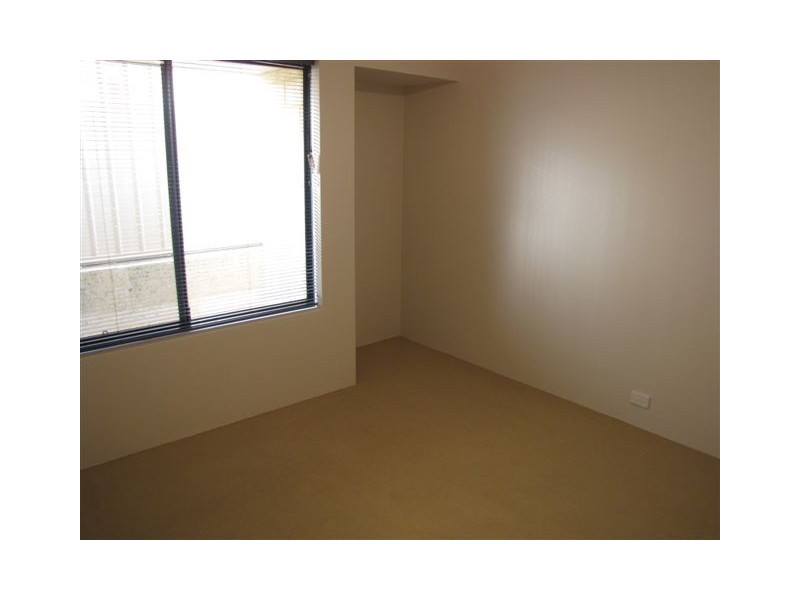 16 Oakham Way, Orelia WA 6167