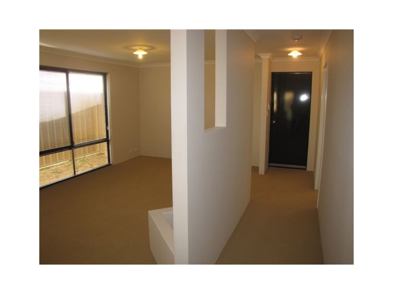 16 Oakham Way, Orelia WA 6167