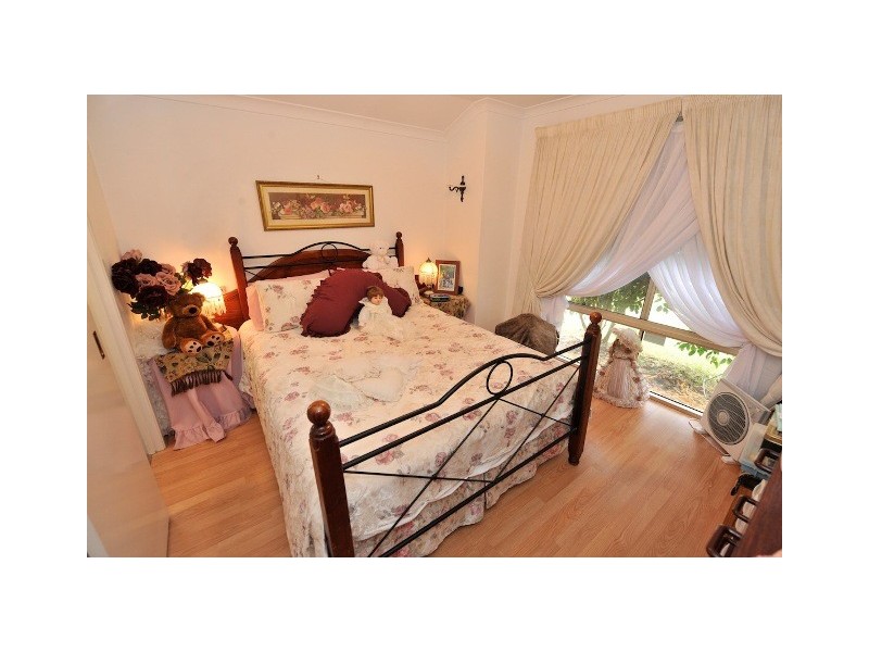 70 Oakwood Crescent, Waikiki WA 6169