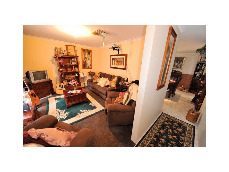 70 Oakwood Crescent, Waikiki WA 6169