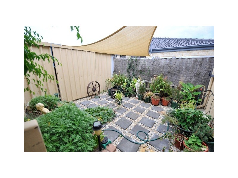 70 Oakwood Crescent, Waikiki WA 6169