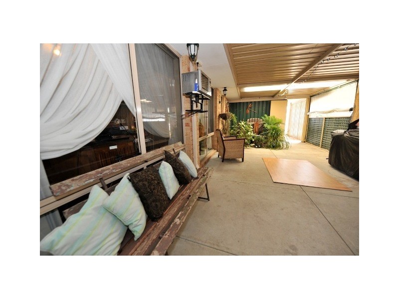 70 Oakwood Crescent, Waikiki WA 6169