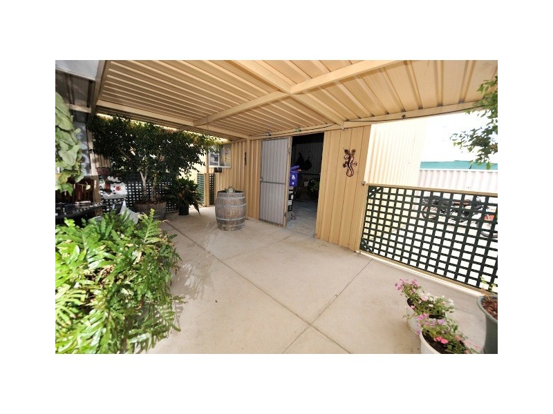 70 Oakwood Crescent, Waikiki WA 6169