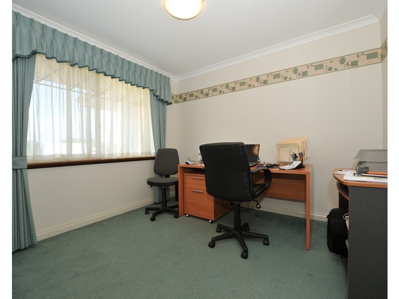 14 Bayeux Ave, Port Kennedy WA 6172