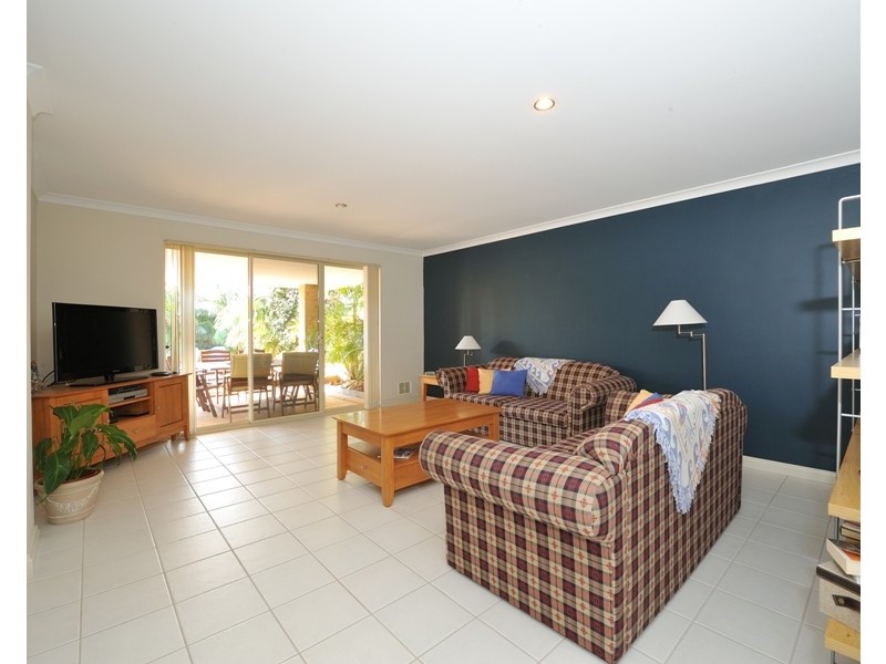 14 Bayeux Ave, Port Kennedy WA 6172