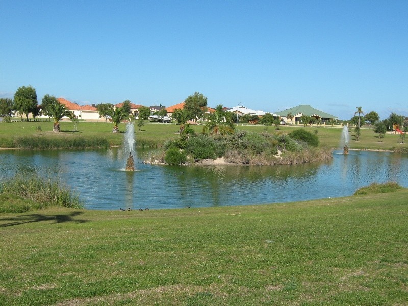 30 Bayeux Ave, Port Kennedy WA 6172