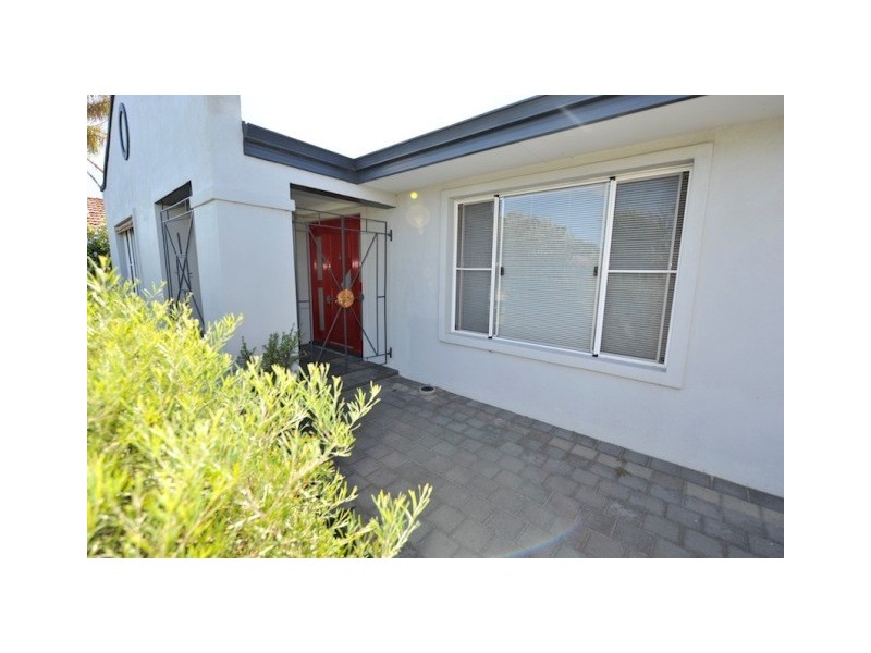 5 Anzac Place, Rockingham WA 6168