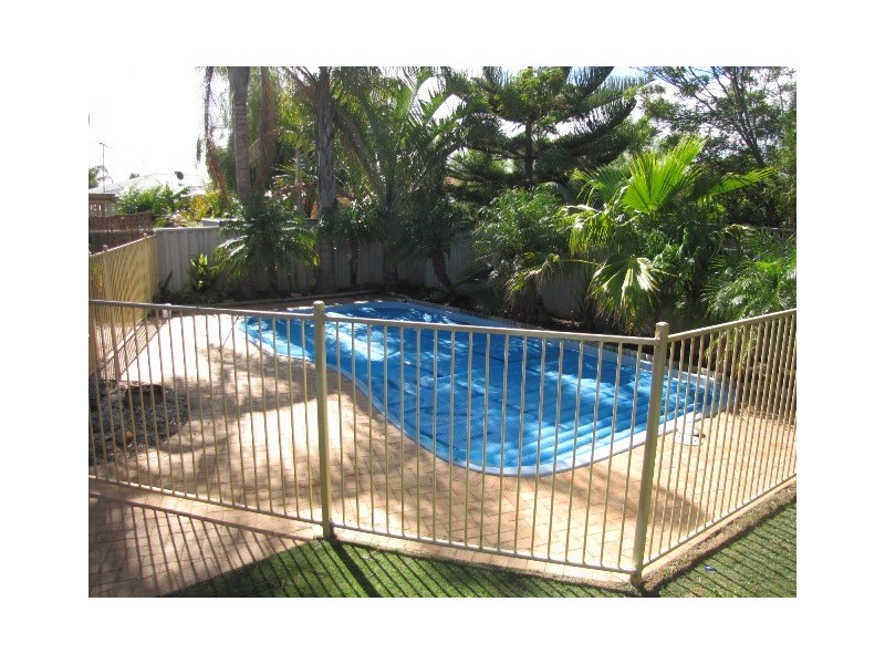 8 Derby Close, Warnbro WA 6169