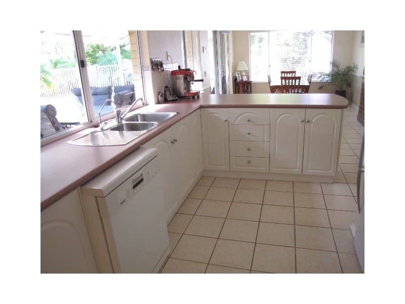 8 Derby Close, Warnbro WA 6169