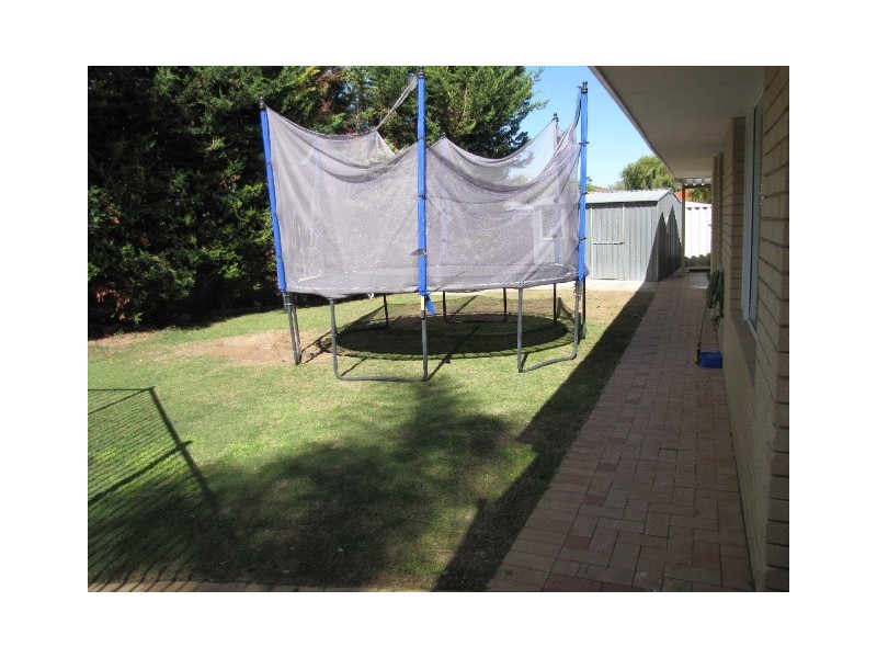 8 Derby Close, Warnbro WA 6169