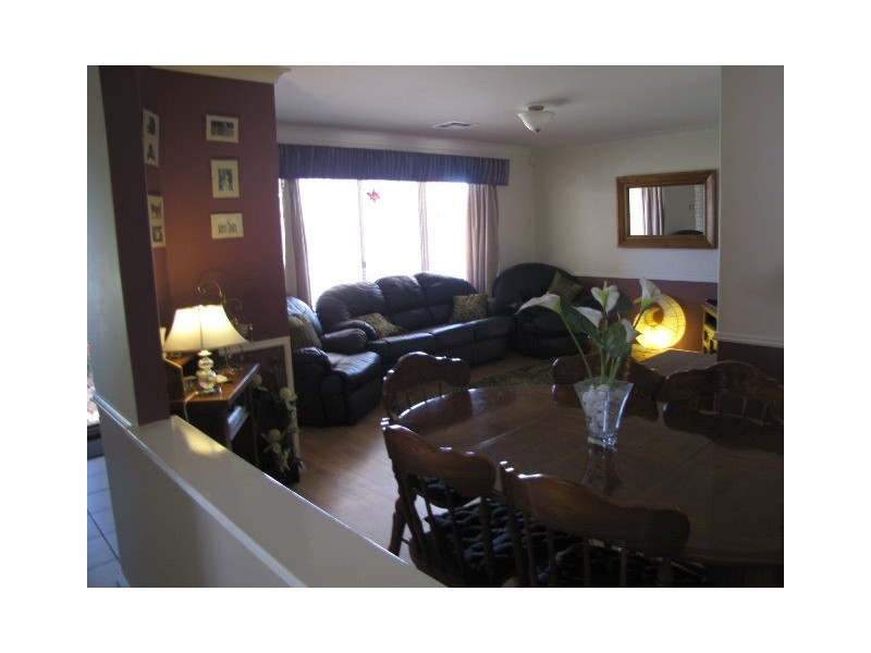 8 Derby Close, Warnbro WA 6169