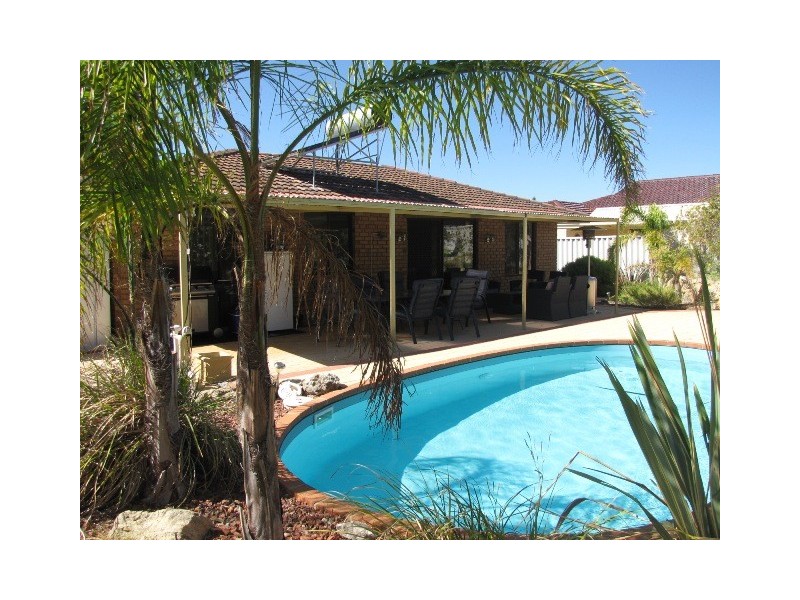 9 Stainer Ave, Rockingham WA 6168