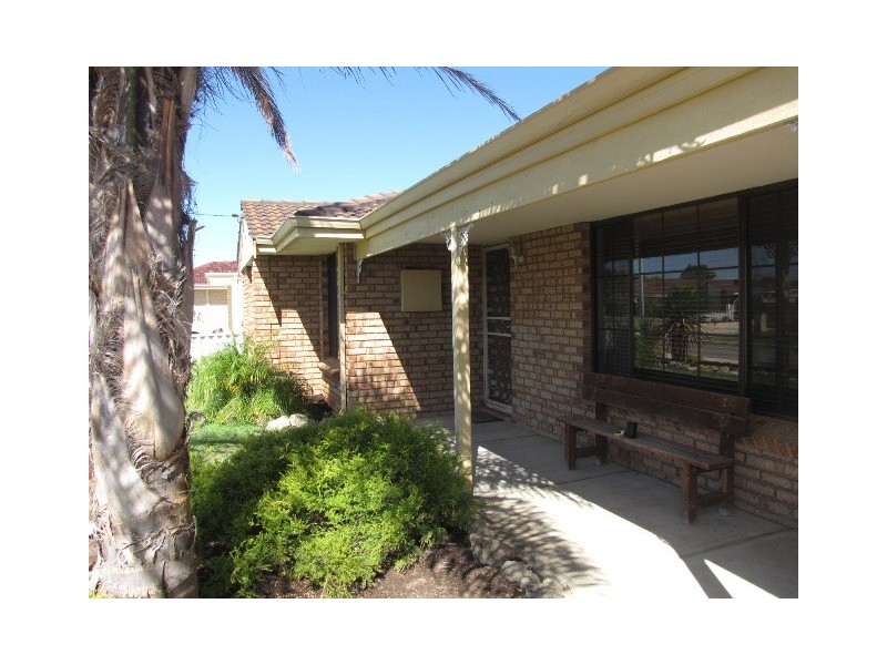 9 Stainer Ave, Rockingham WA 6168