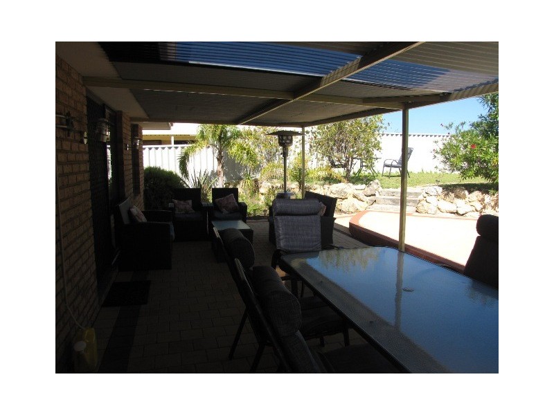 9 Stainer Ave, Rockingham WA 6168