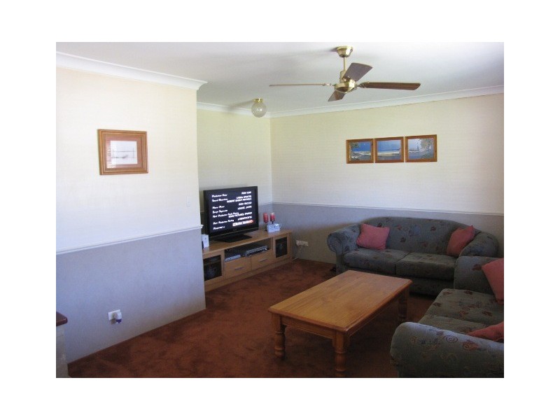9 Stainer Ave, Rockingham WA 6168