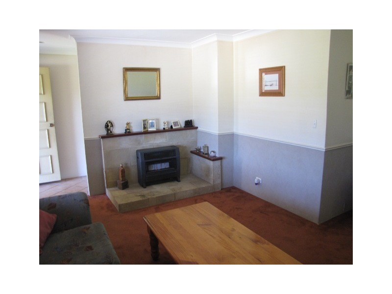 9 Stainer Ave, Rockingham WA 6168