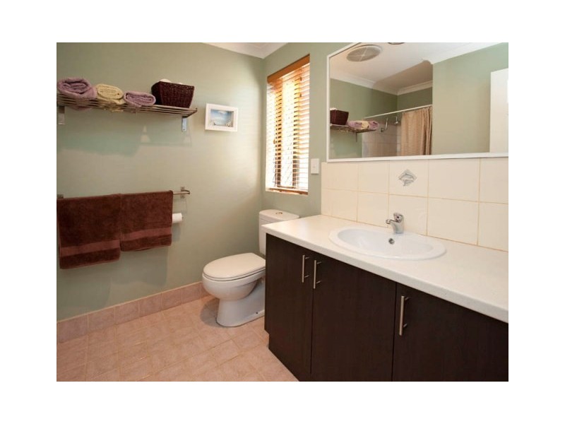 37 Silvertop Circle, Warnbro WA 6169