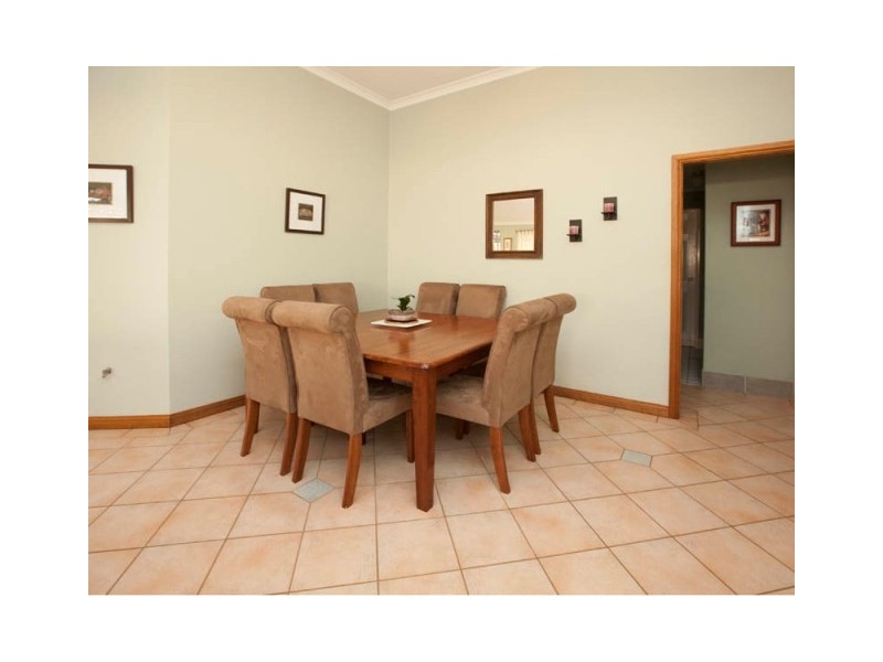 37 Silvertop Circle, Warnbro WA 6169