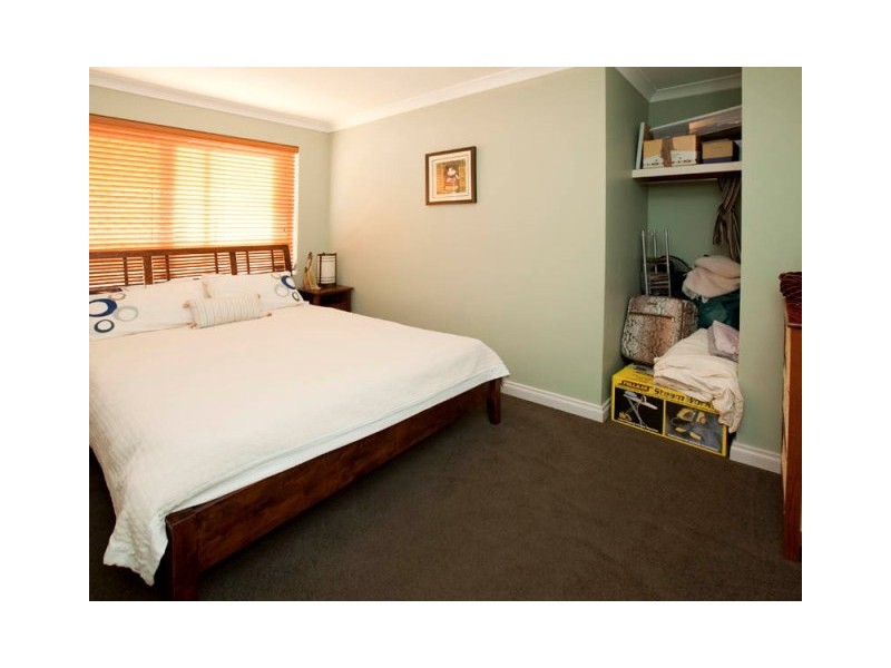 37 Silvertop Circle, Warnbro WA 6169