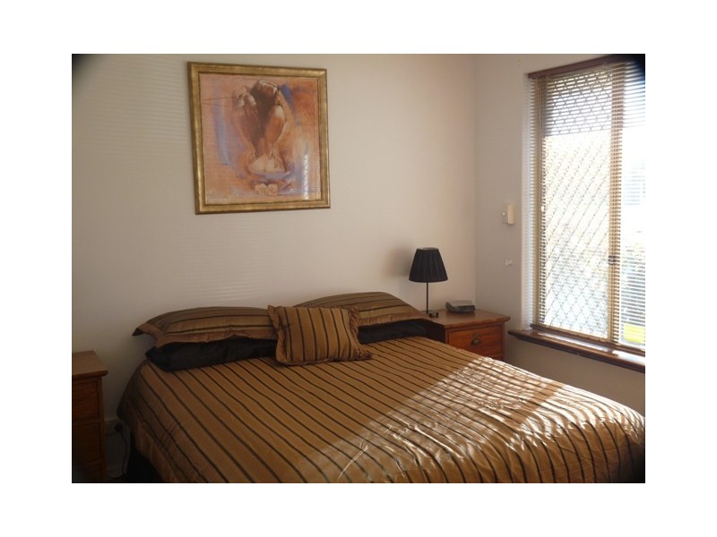 32 Noreena Avenue, Golden Bay WA 6174