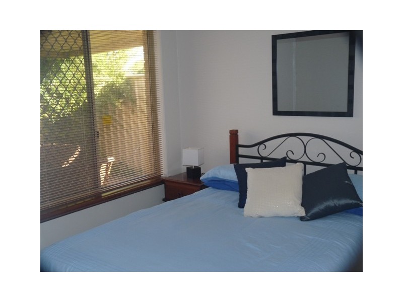 32 Noreena Avenue, Golden Bay WA 6174