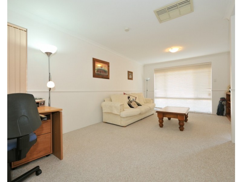 28 Cuthbertson Drive, Cooloongup WA 6168