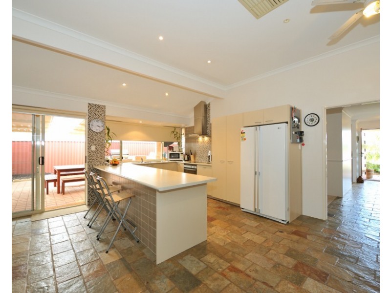 28 Cuthbertson Drive, Cooloongup WA 6168