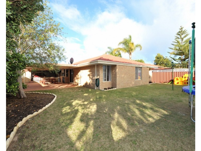 28 Cuthbertson Drive, Cooloongup WA 6168
