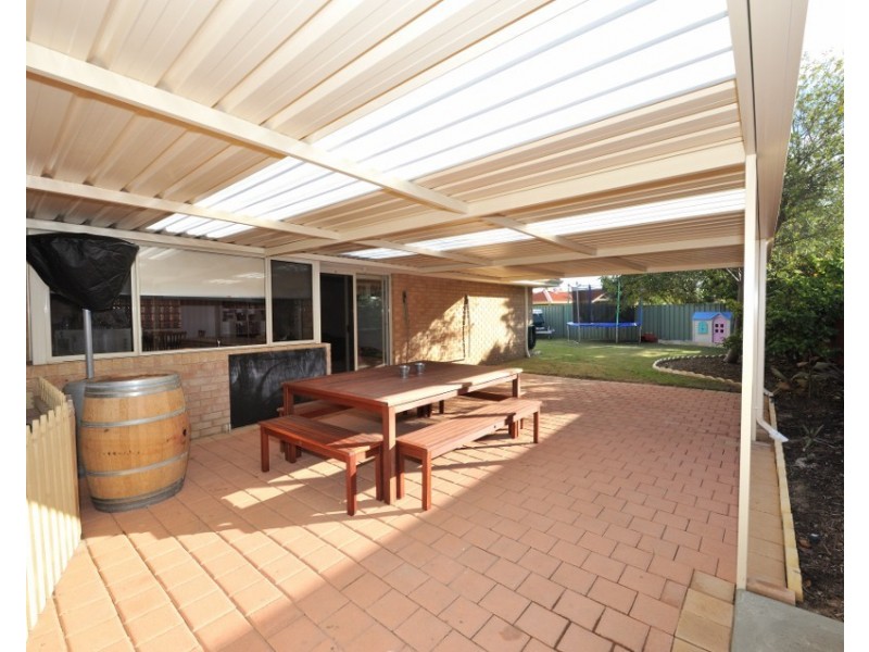 28 Cuthbertson Drive, Cooloongup WA 6168