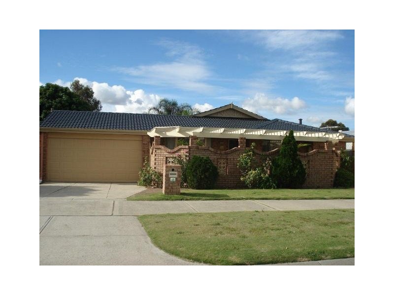 18 Woodbridge Drive, Cooloongup WA 6168