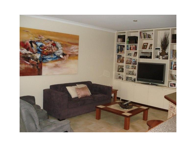 18 Woodbridge Drive, Cooloongup WA 6168