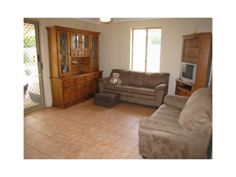 33 The Avenue, Warnbro WA 6169