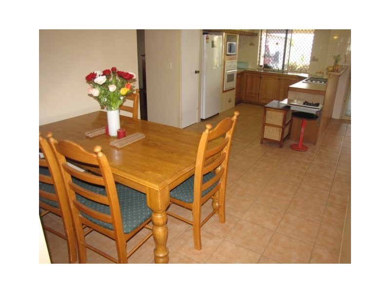 33 The Avenue, Warnbro WA 6169