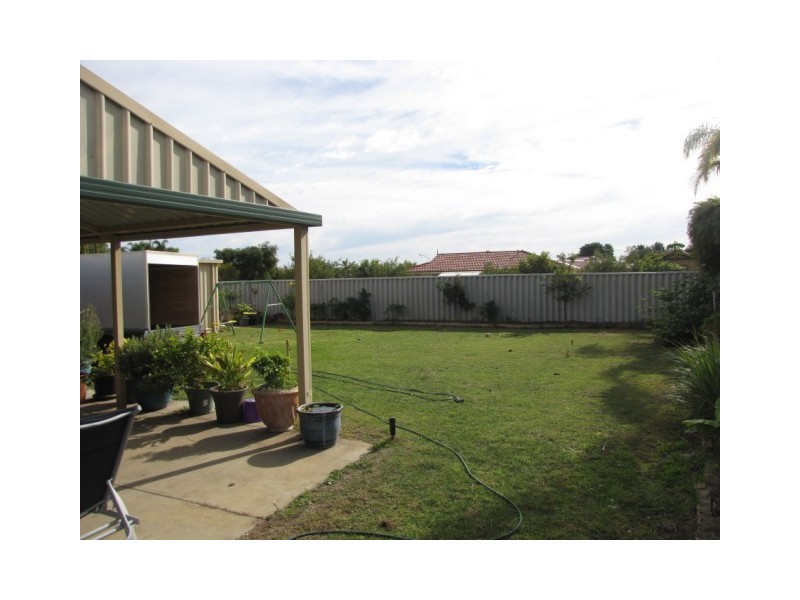 33 The Avenue, Warnbro WA 6169