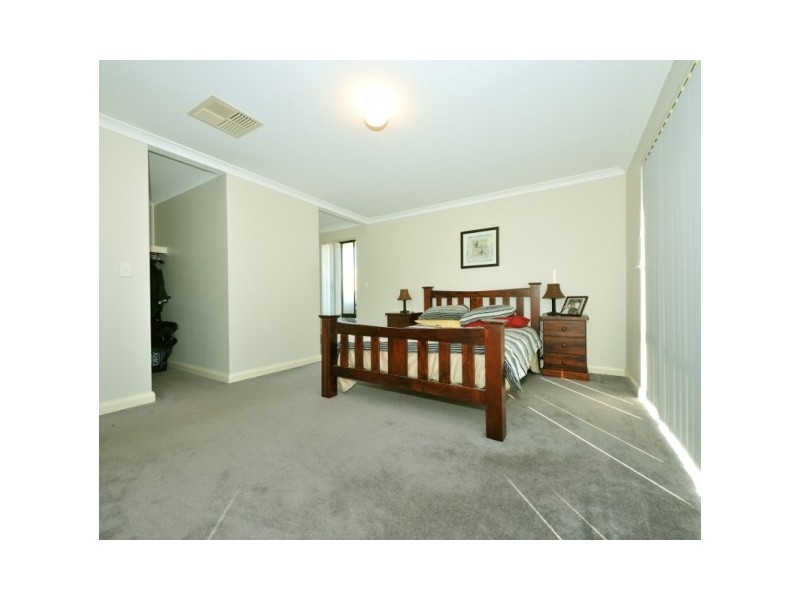 3 whitemoss turn, Waikiki WA 6169