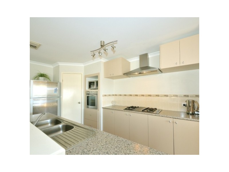 3 whitemoss turn, Waikiki WA 6169