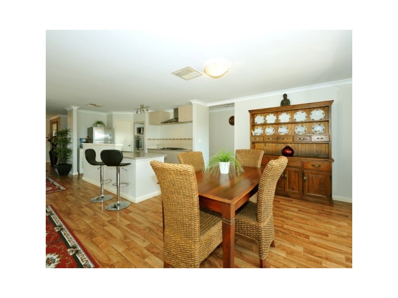 3 whitemoss turn, Waikiki WA 6169