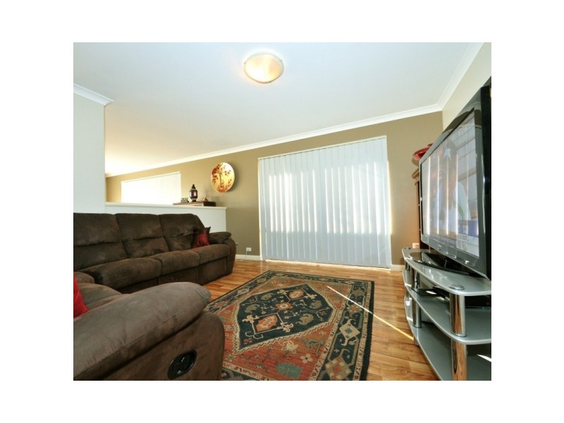 3 whitemoss turn, Waikiki WA 6169