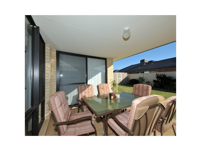 3 whitemoss turn, Waikiki WA 6169