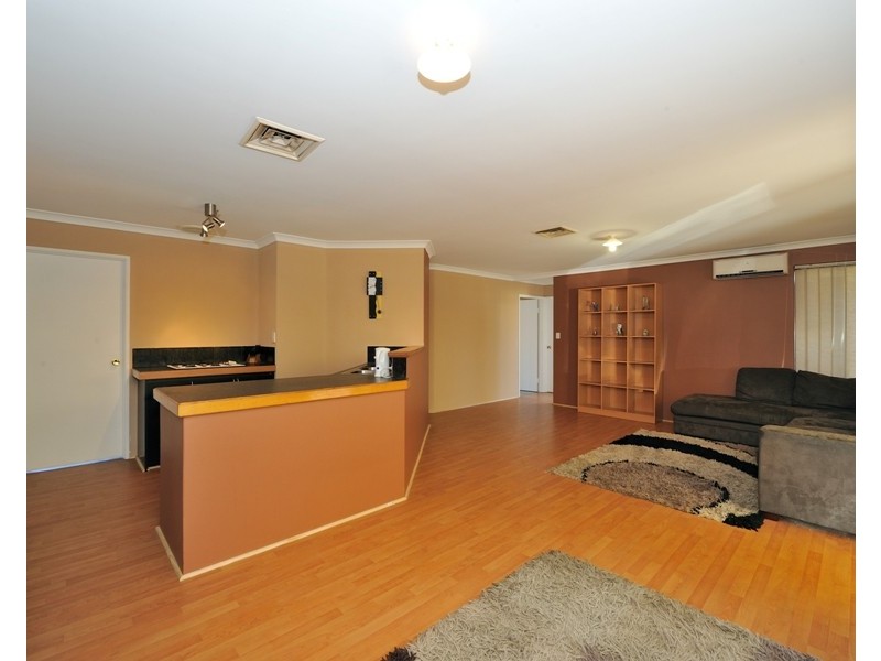 7 Sarah Ann Crescent, Warnbro WA 6169
