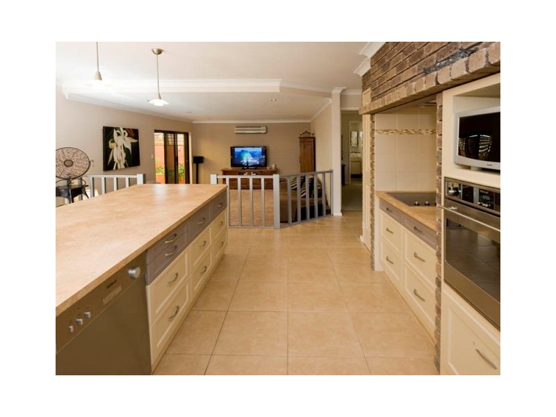 9 Herlihy Way, Warnbro WA 6169
