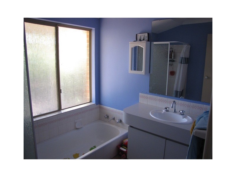 2 Durras Place, Dudley Park WA 6210