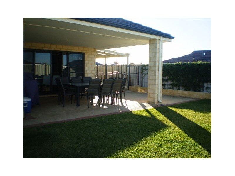 12 Vitesse Approach, Shoalwater WA 6169