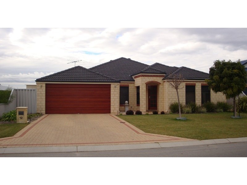 12 Vitesse Approach, Shoalwater WA 6169