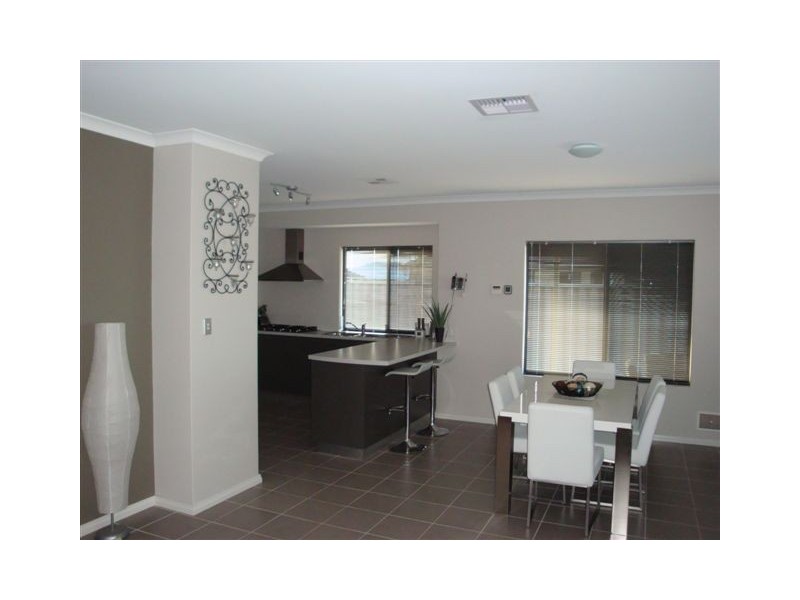 12 Vitesse Approach, Shoalwater WA 6169