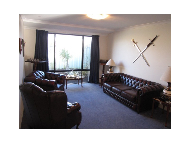 21 Carlingford Drive, Port Kennedy WA 6172