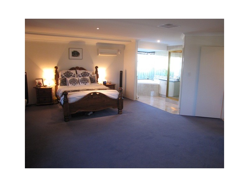 21 Carlingford Drive, Port Kennedy WA 6172