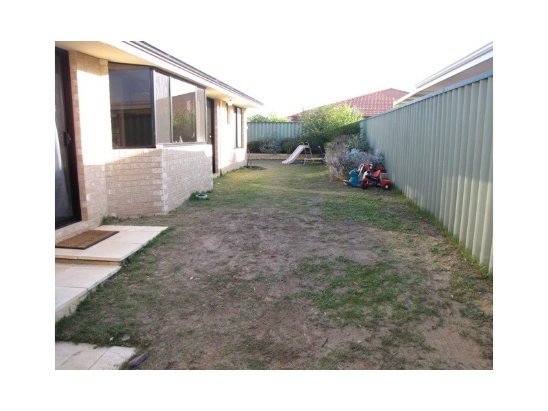 21 Carlingford Drive, Port Kennedy WA 6172