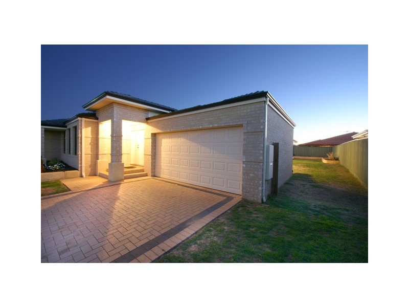 21 Carlingford Drive, Port Kennedy WA 6172