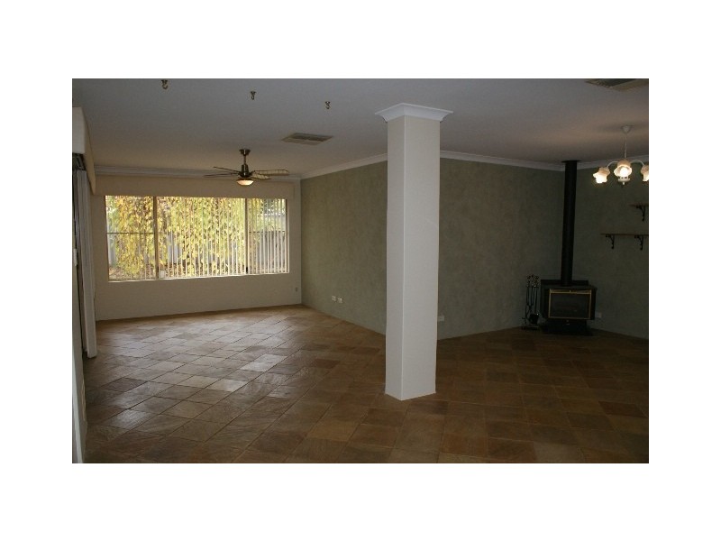 8 Cork Place, Warnbro WA 6169